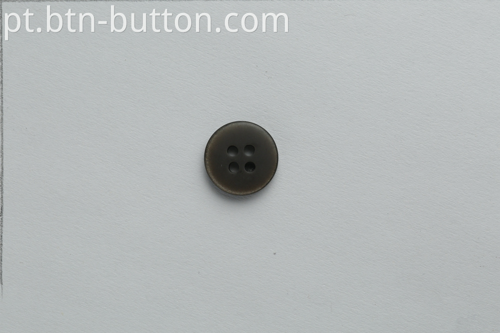 Distressed magnetic buttons for shirts